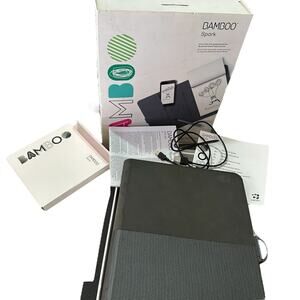 Wacom Bamboo Spark Smart Folio and Stylus Pen Gray CDS600 Charger Manual
